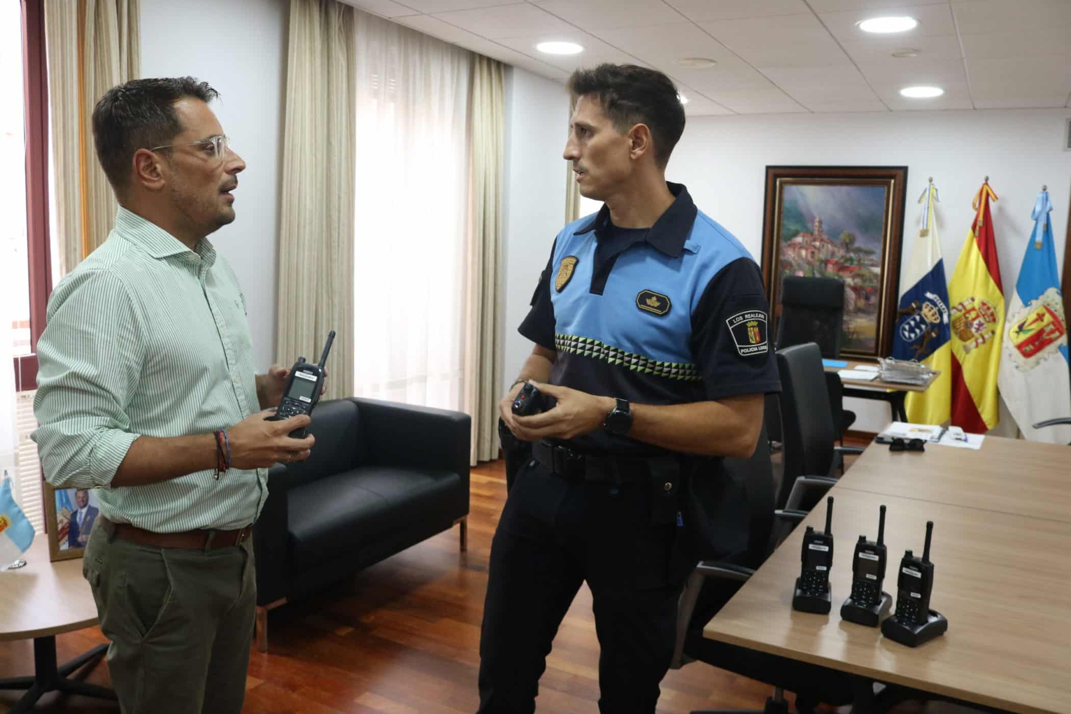 251023 Cesión 5 tetras Policía Local por Gobierno de Canarias a través de FECAM