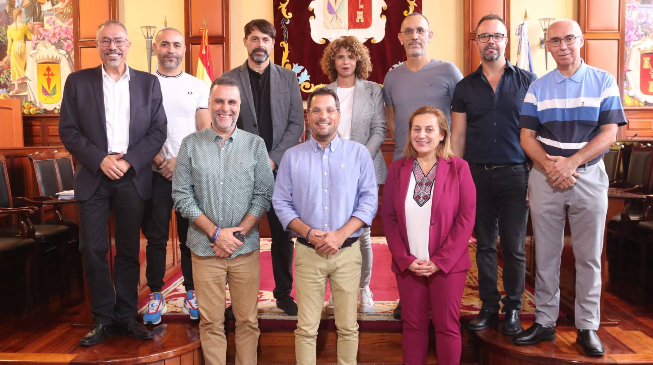 141123 Firma contratos plantilla de Radio Realejos estabilización laboral