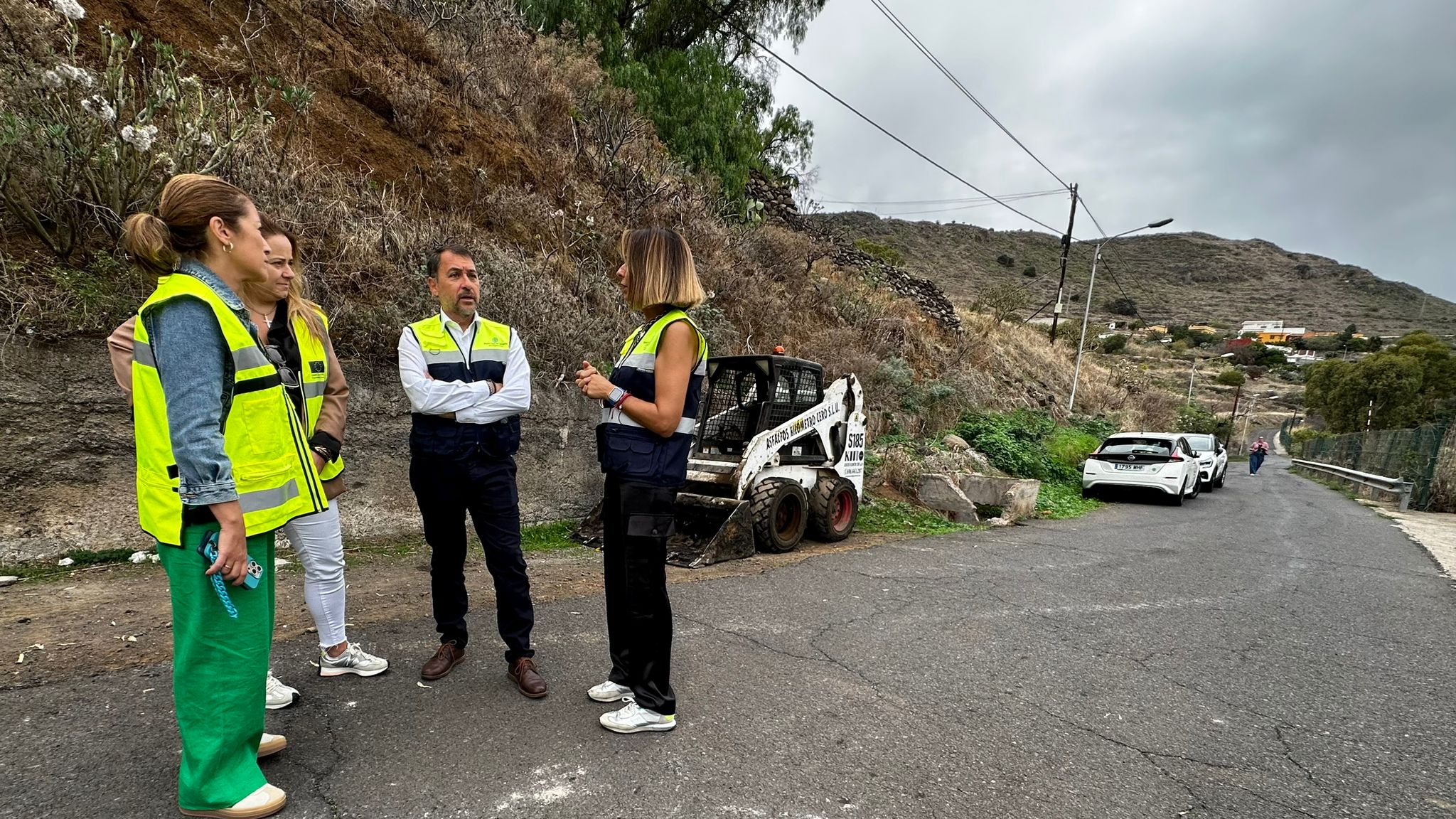 231121 Asfaltado Camino de La Hoya