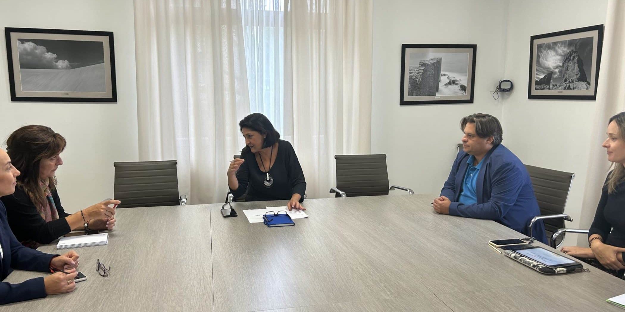 FOTO REUNIÓN TRANSPORTE A DEMANDA ARICO, GÜÍMAR Y FASNIA
