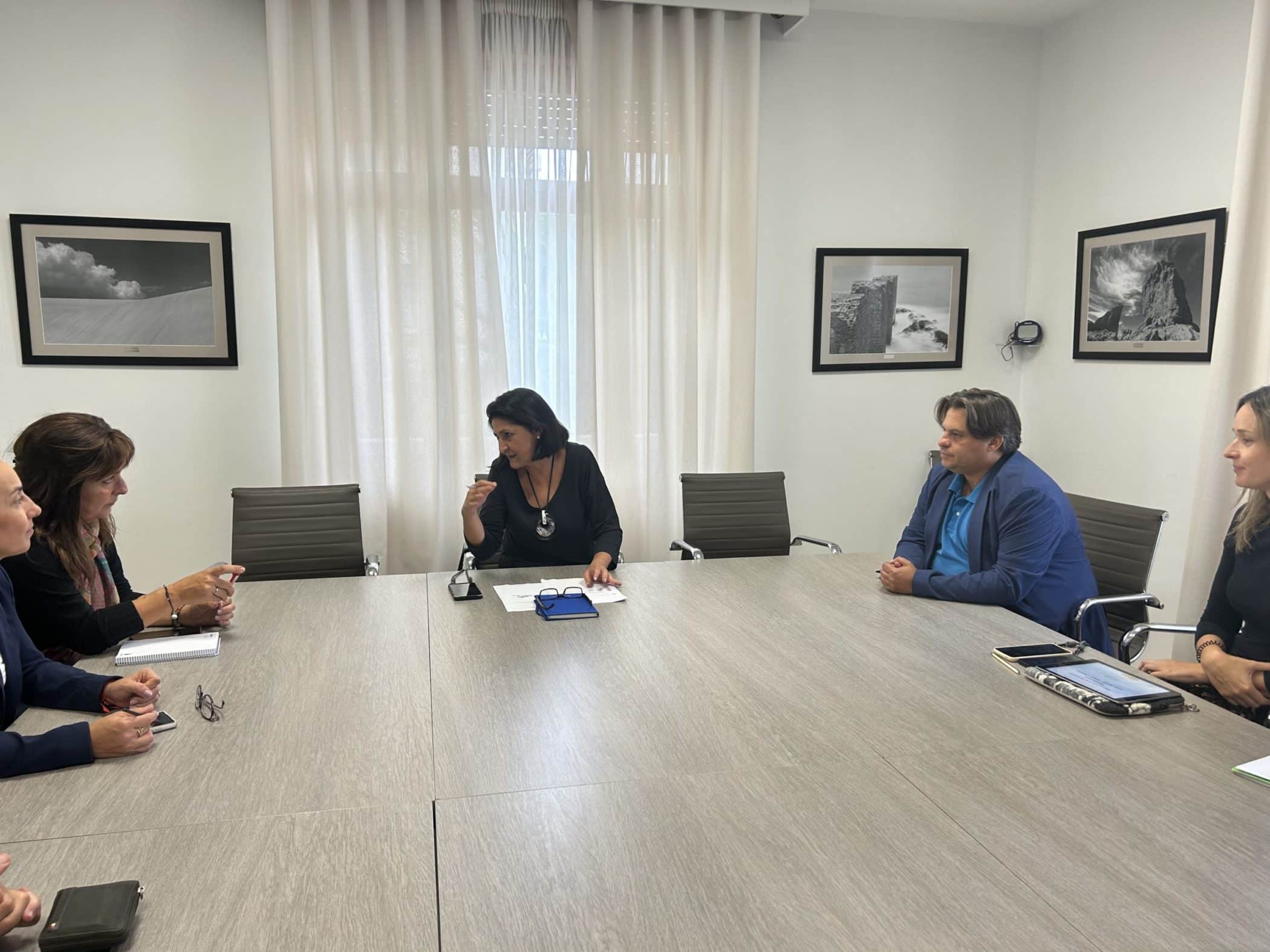 FOTO REUNIÓN TRANSPORTE A DEMANDA ARICO, GÜÍMAR Y FASNIA