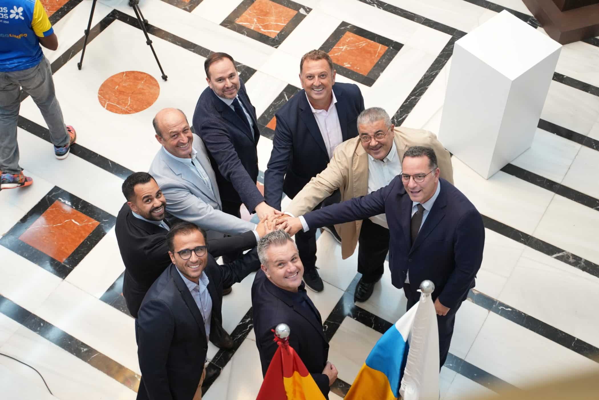Firma protocolo de viajes balonmano, voleibol y baloncesto Gobierno de Canarias 3