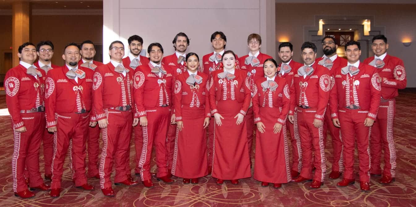 Mariachi Pumas 2