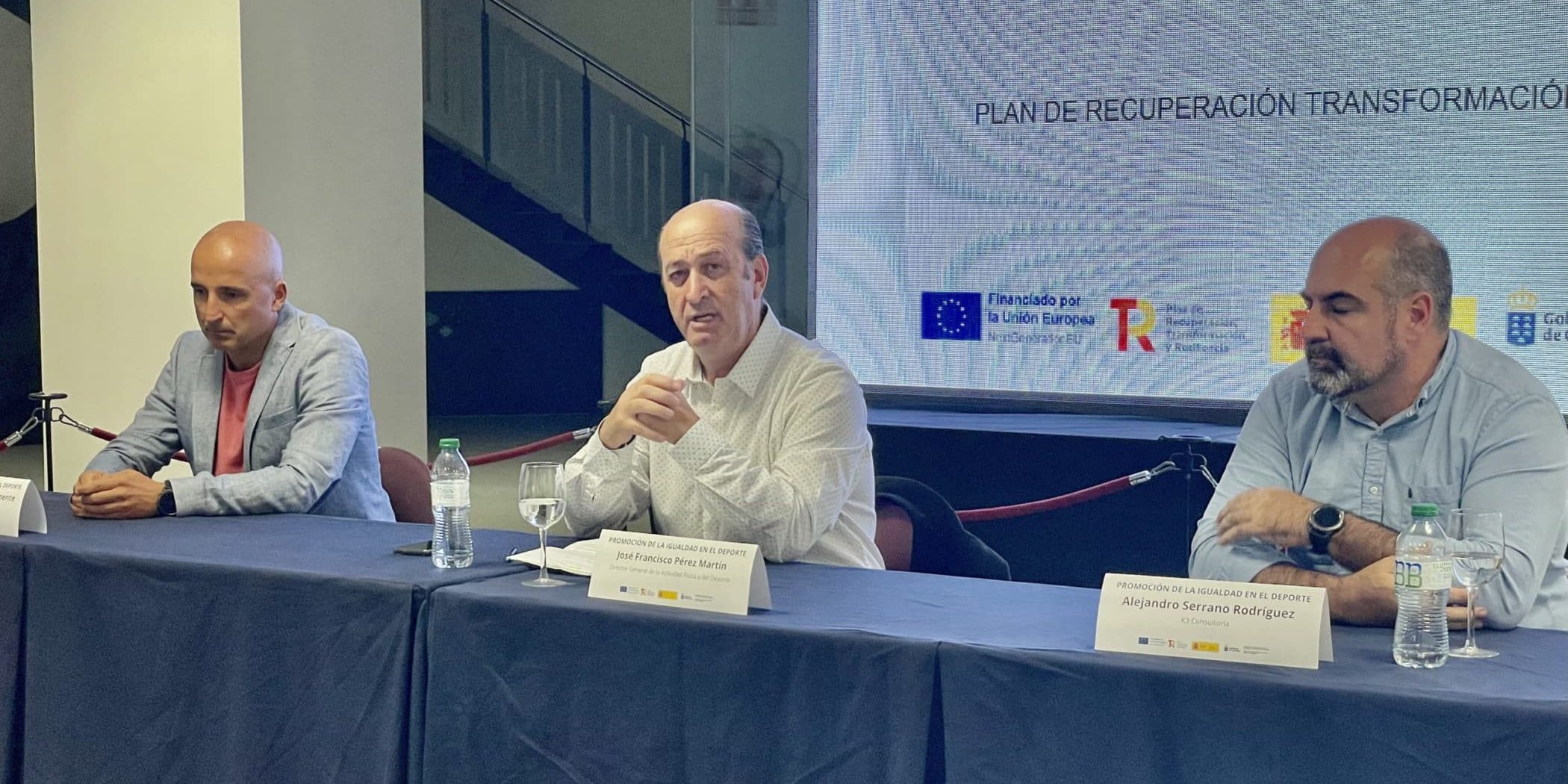 Jornadas promoción de la igualdad en el deporte_ Pabellón Santiago Martín 7