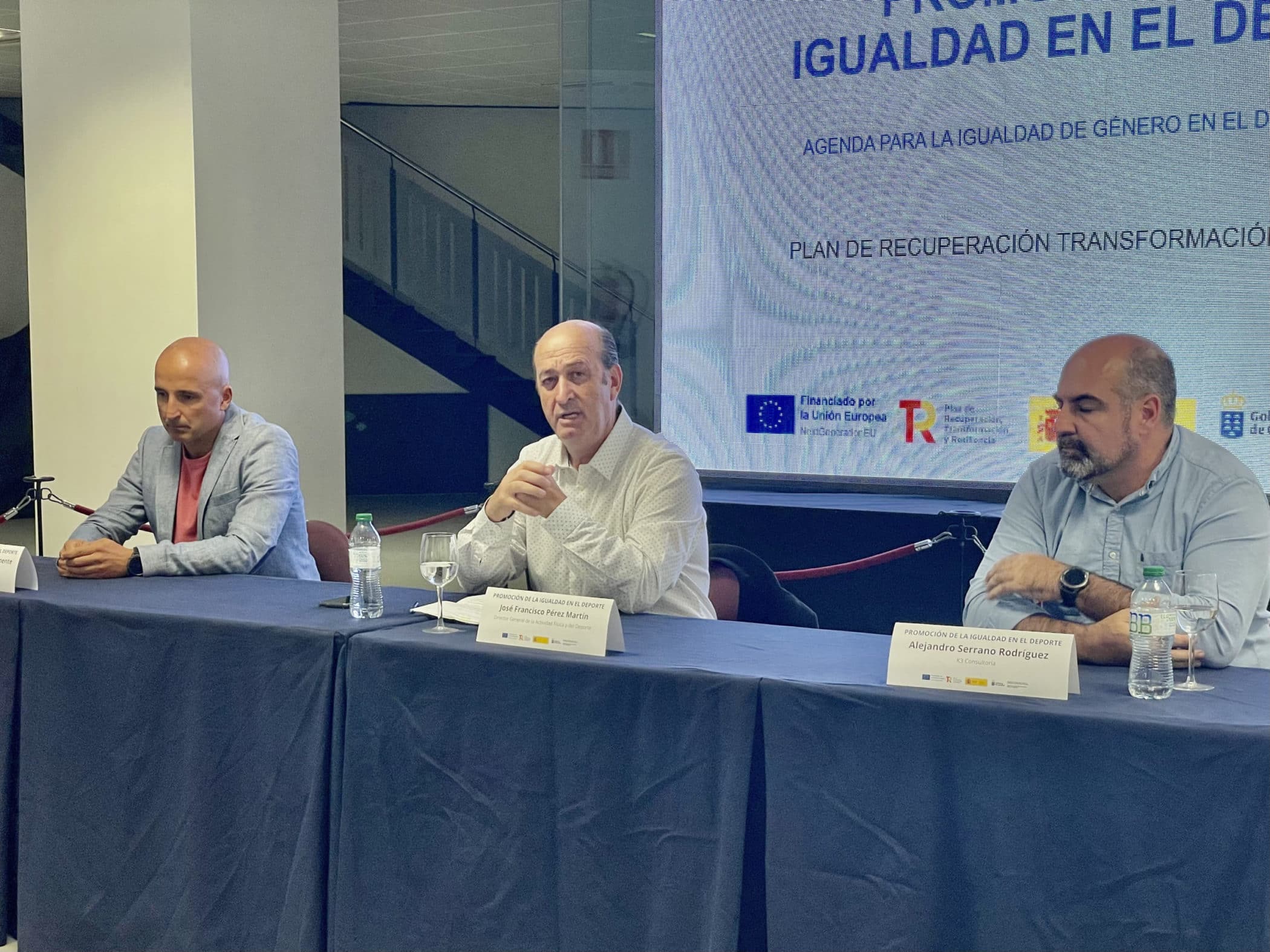 Jornadas promoción de la igualdad en el deporte_ Pabellón Santiago Martín 7