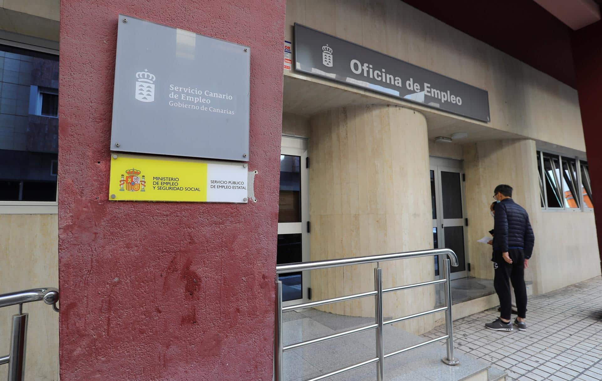 El paro registrado subió en enero en Canarias en 3.280 personas, un 1,79 %