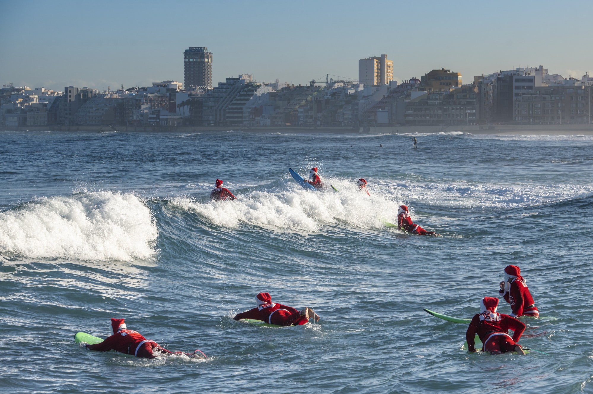 Surf en Navidad – Playa de Las Canteras – LPGC – Foto Nacho González