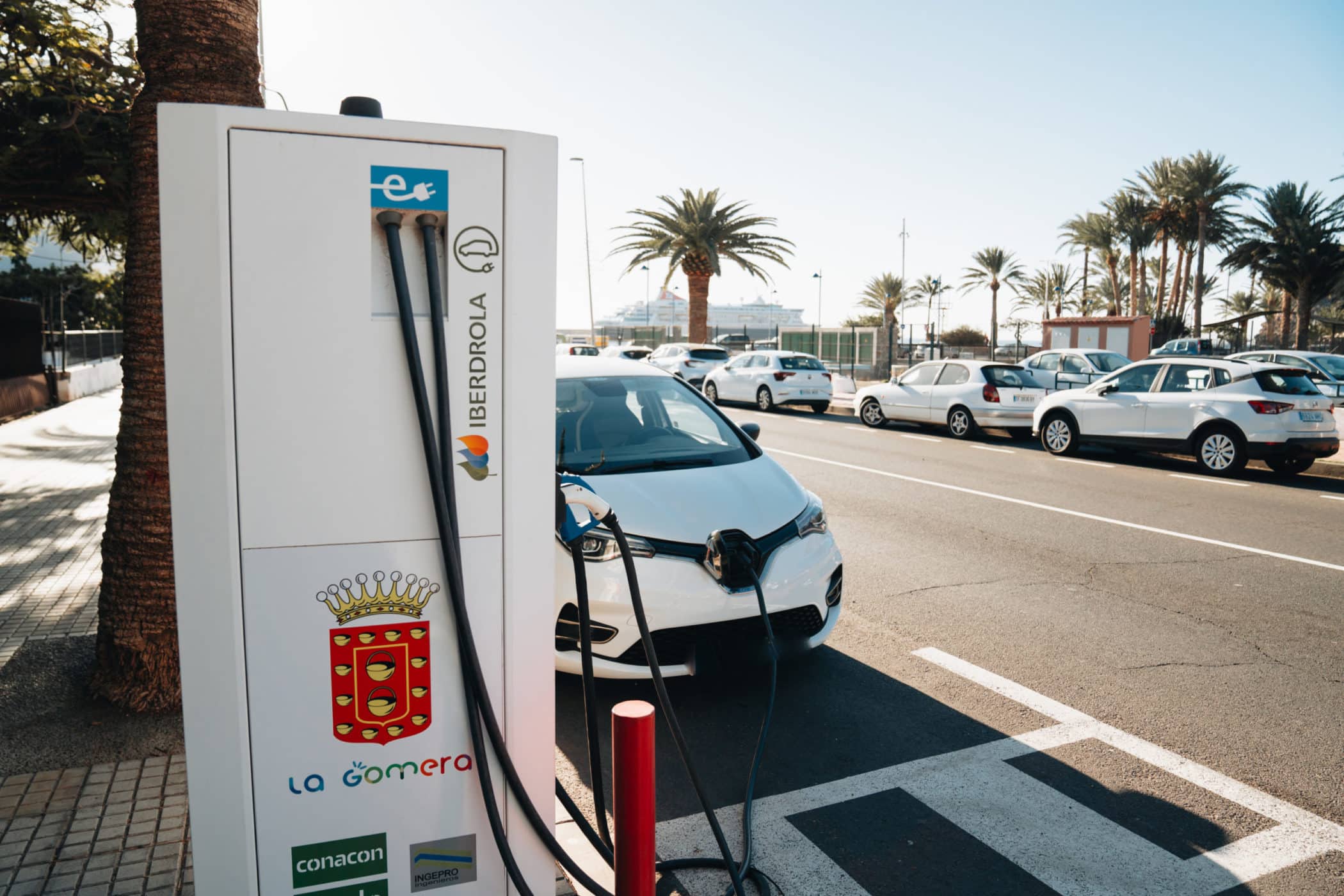 170124 recarga eléctrica de coches en La Gomera