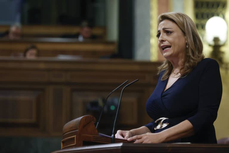 CC advierte a Sánchez de que si no cumple con Canarias, “en la bajadita les esperamos”