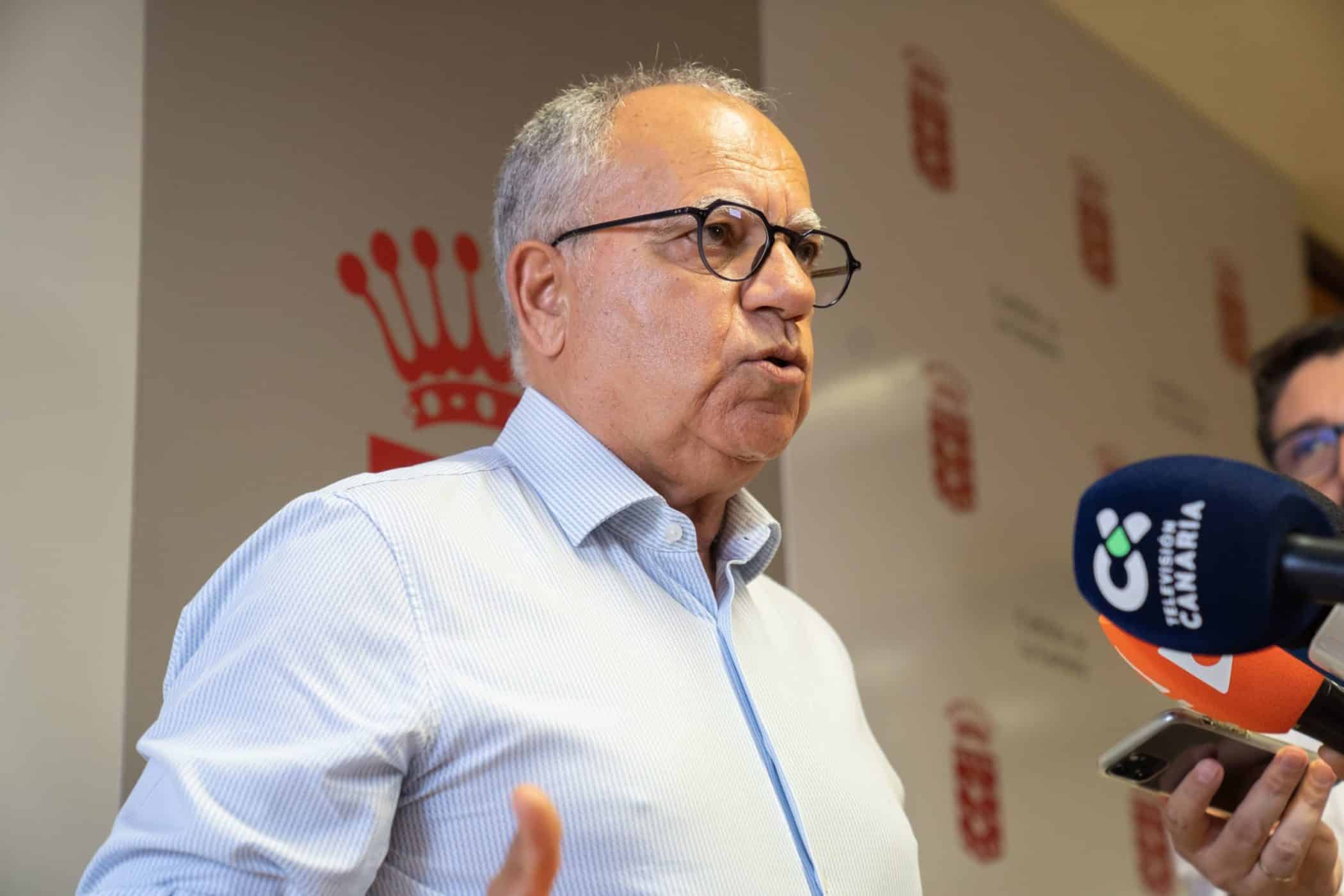 Casimiro Curbelo en la sala de prensa del Cabildo