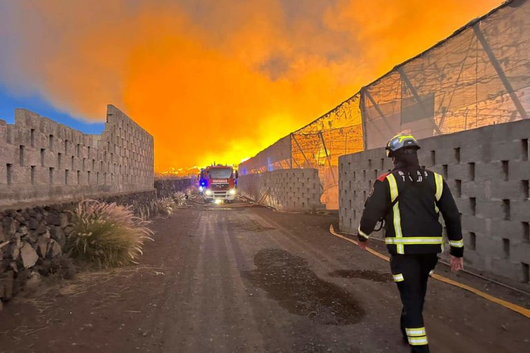 Consorcio Bomberos de Tenerife-Incendo planta de compostaje