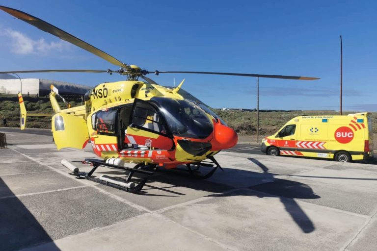 HELICÓPTERO DEL SUC TRASLADA A UN MOTORISTA-LOS SILOS 2-1-24
