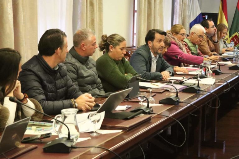 JOSÉ CARO (centro) en PLENO TACORONTE DICIEMBRE 2023