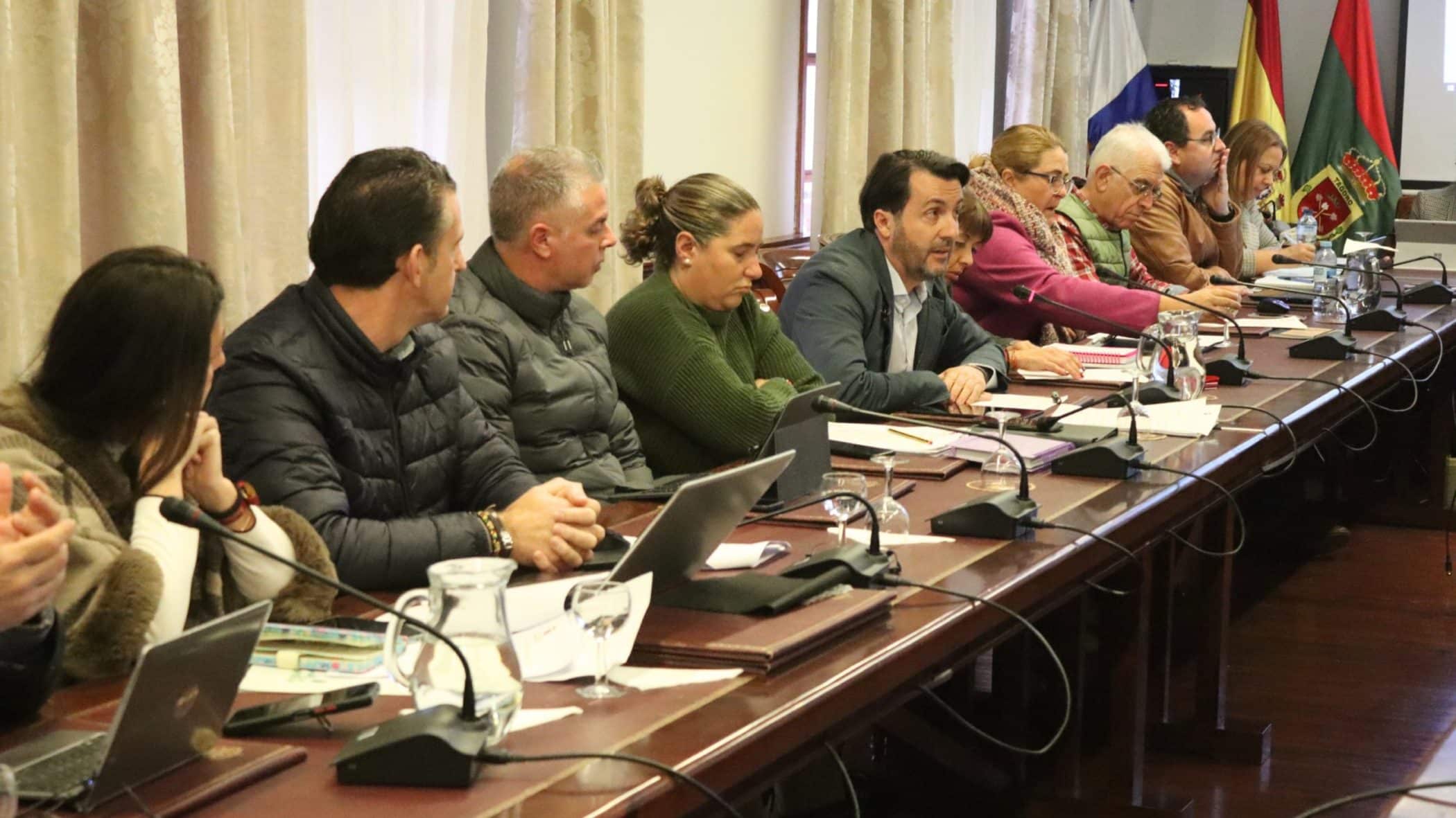JOSÉ CARO (centro) en PLENO TACORONTE DICIEMBRE 2023