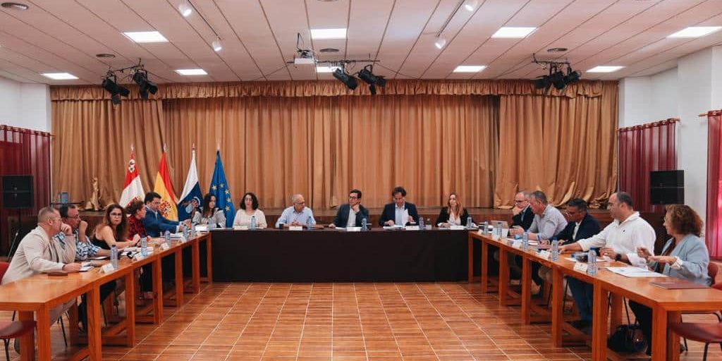 080224 Consejería de Obras Públicas, Cabildo Insular de La Gomera, y ayuntamientos de la isla se reúnen para abordar el estado de ejecución de distintos proyectos en la isla