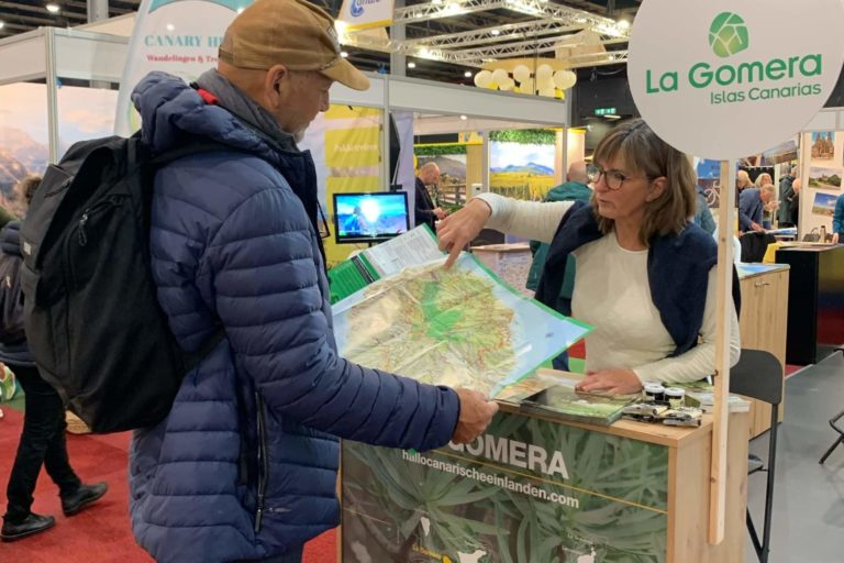 240224 Stand de Turismo de La Gomera en la feria ‘Fiets en Wandelbeurs’ en Países Bajos