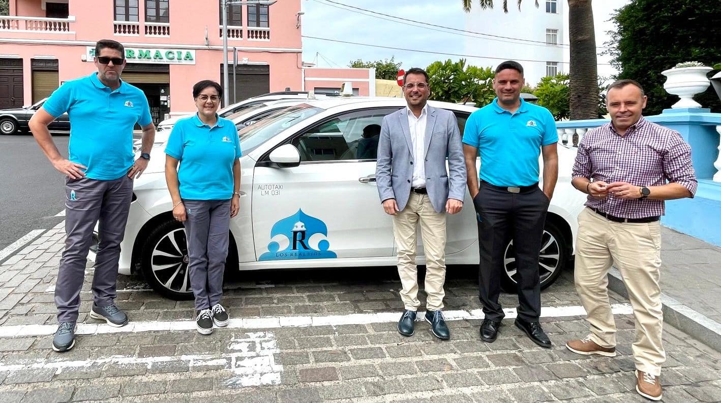 260224 Nuevos uniformes taxistas