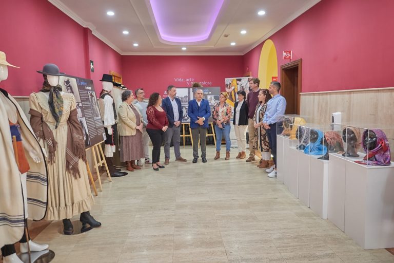 Inauguración de la exposicción “EL Vesrir Tradicional”