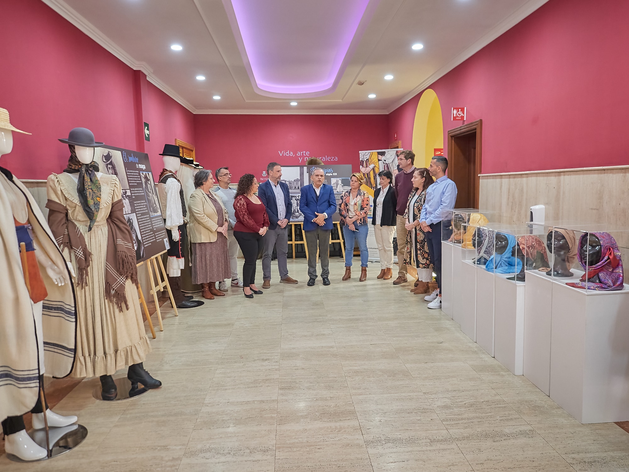 Inauguración de la exposicción “EL Vesrir Tradicional”