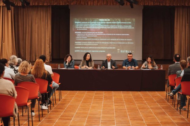 Encuentro con empresarios celebrado el pasado jueves en Valle Gran Rey