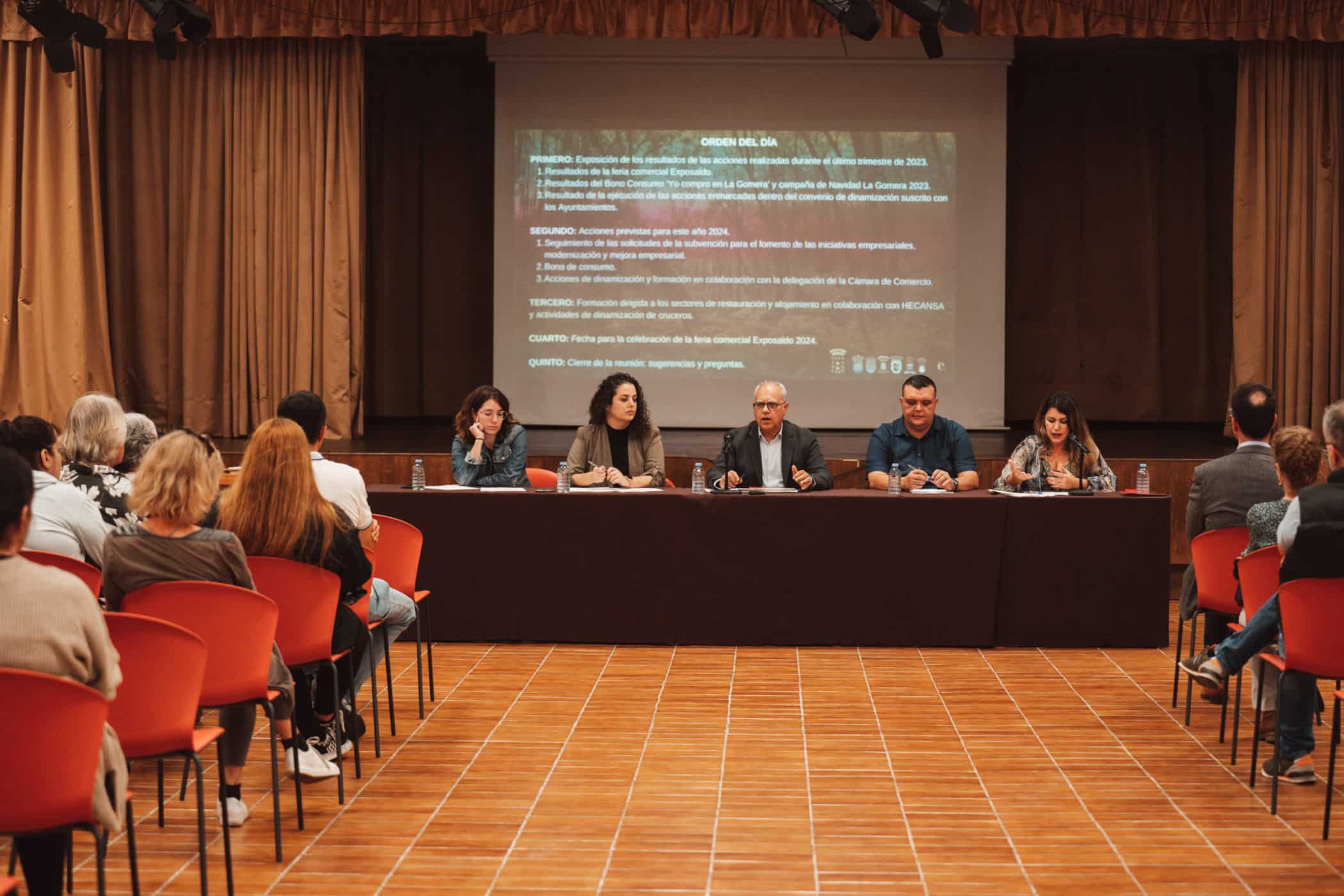 Encuentro con empresarios celebrado el pasado jueves en Valle Gran Rey