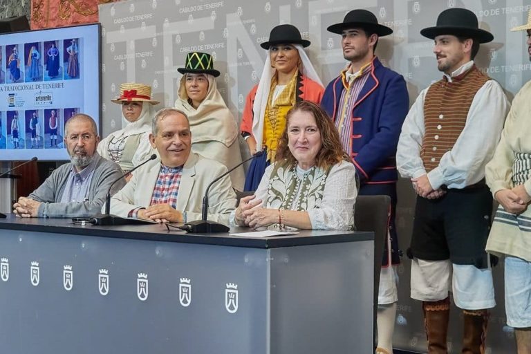 FOTO INDUMENTARIA TRADICIONAL CANARIA 3