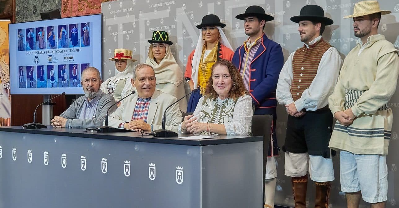 FOTO INDUMENTARIA TRADICIONAL CANARIA 3