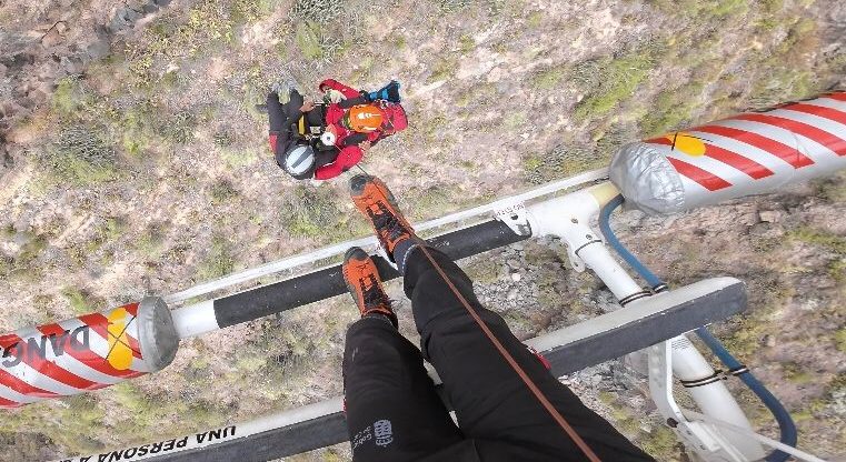 HELICÓPTERO DEL GES RESCATA A UN PARAPENTISTA EN ADEJE 29-2-24