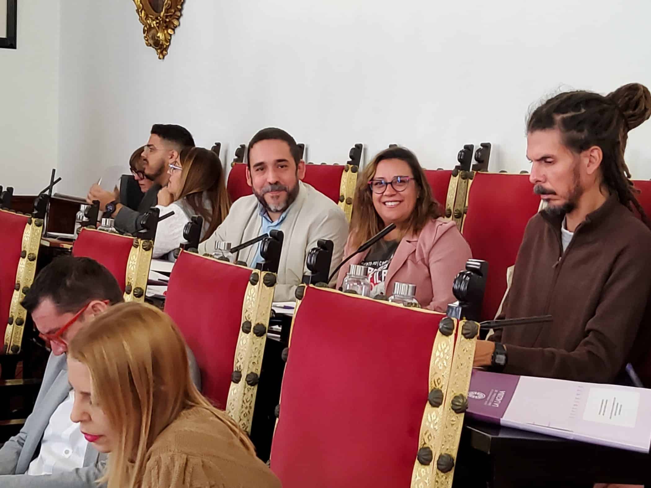 Rubens Ascanio e Idaira Afonso en el pleno
