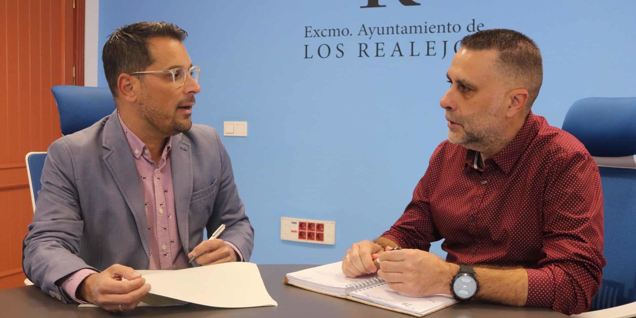 010324 Firma subvenciones Deportes alcalde y concejal Benito