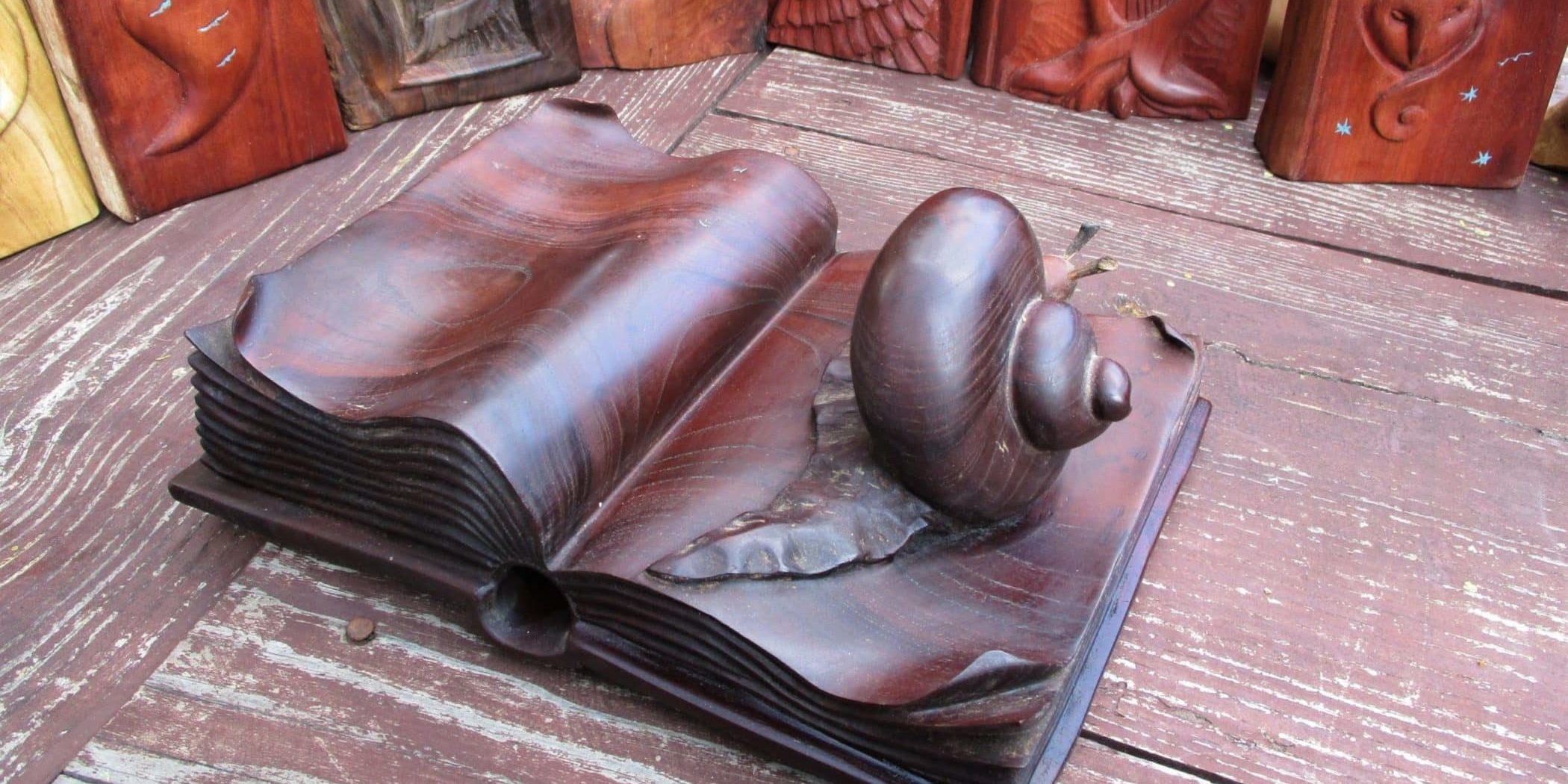 060324 Ejemplo de escultura que se puede encontrar en la exposición La Biblioteca Mística