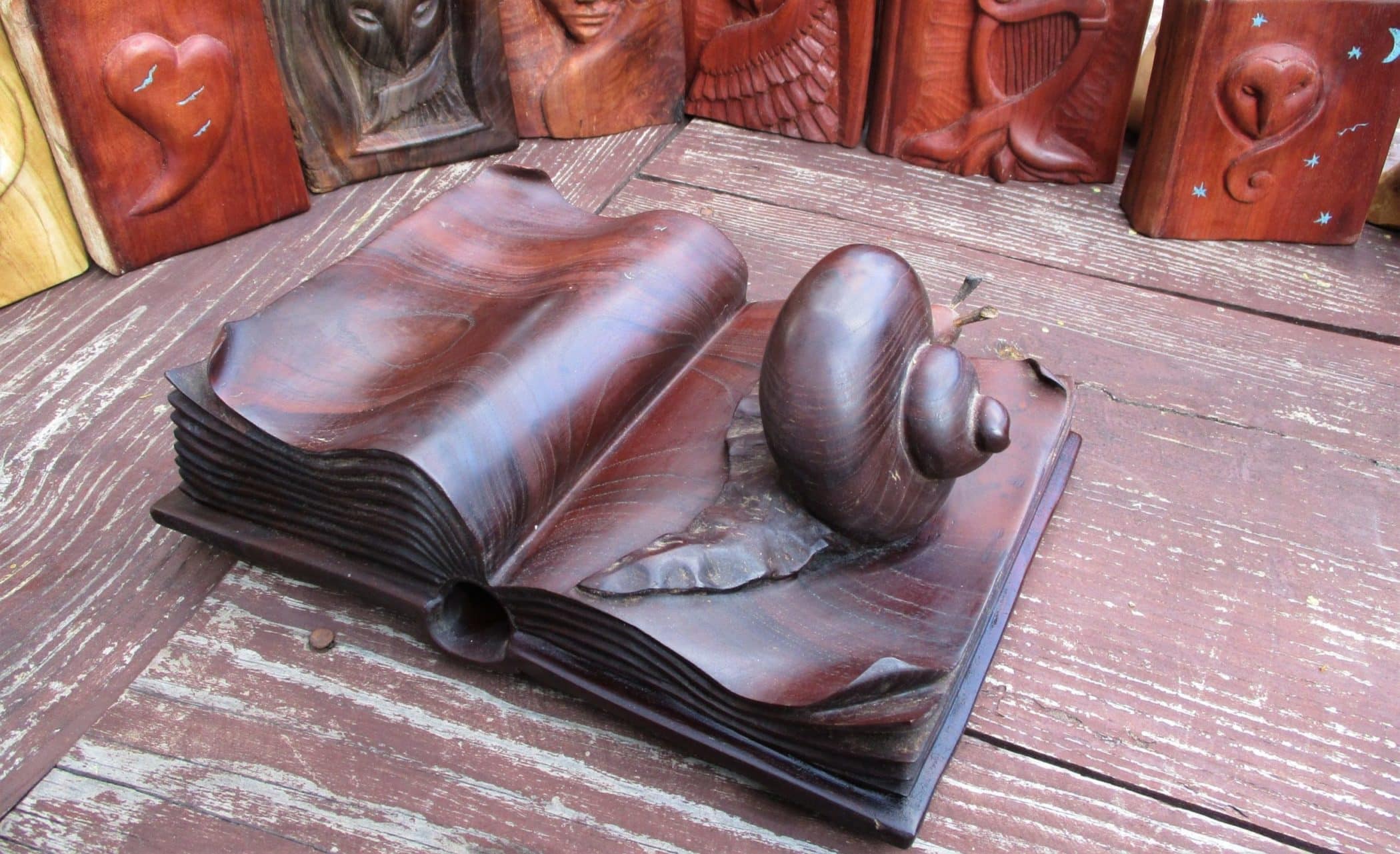 060324 Ejemplo de escultura que se puede encontrar en la exposición La Biblioteca Mística