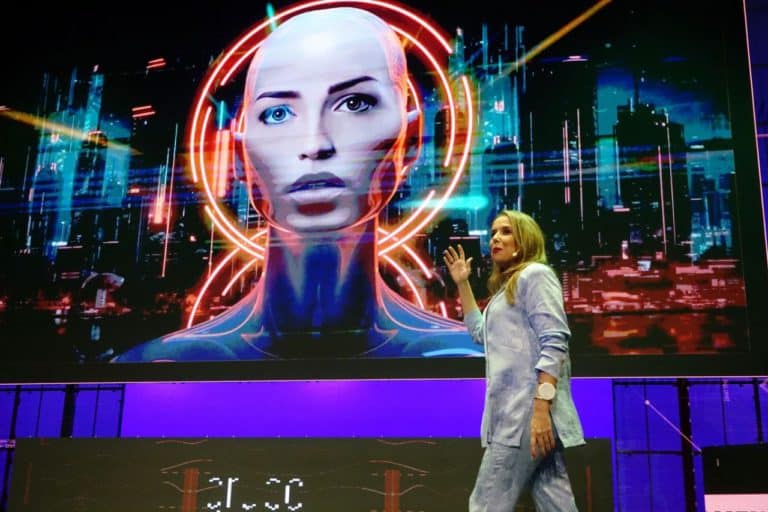 240314 Tecnológica Santa Cruz Grupo-Canaauto acerca la Inteligencia Artificial a la ciudadanía 4