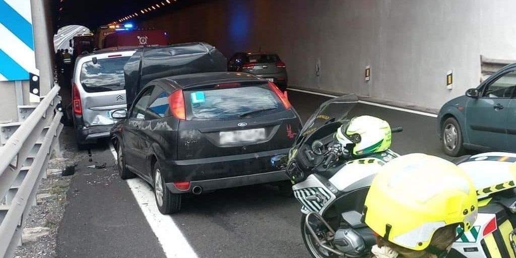 DOS HERIDOS TRAS UNA COLISIÓN MÚLTIPLE EN LOS TÚNELES DE GÜÍMAR 7-3-24