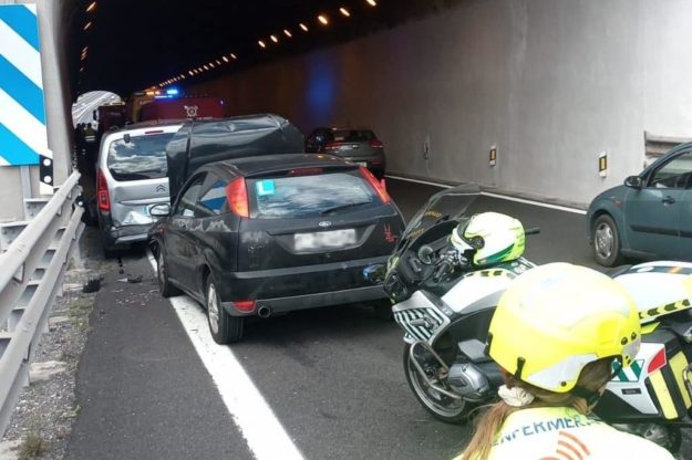 DOS HERIDOS TRAS UNA COLISIÓN MÚLTIPLE EN LOS TÚNELES DE GÜÍMAR 7-3-24