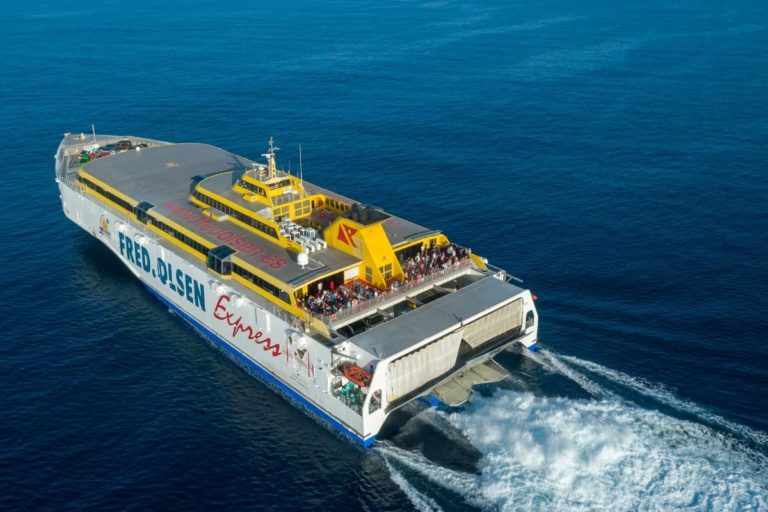 FERRY DE FRED OLSEN 30-3-24