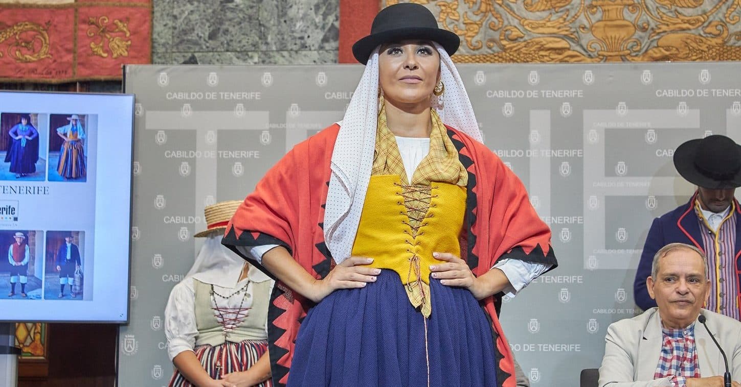 FOTO INDUMENTARIA TRADICIONAL 1