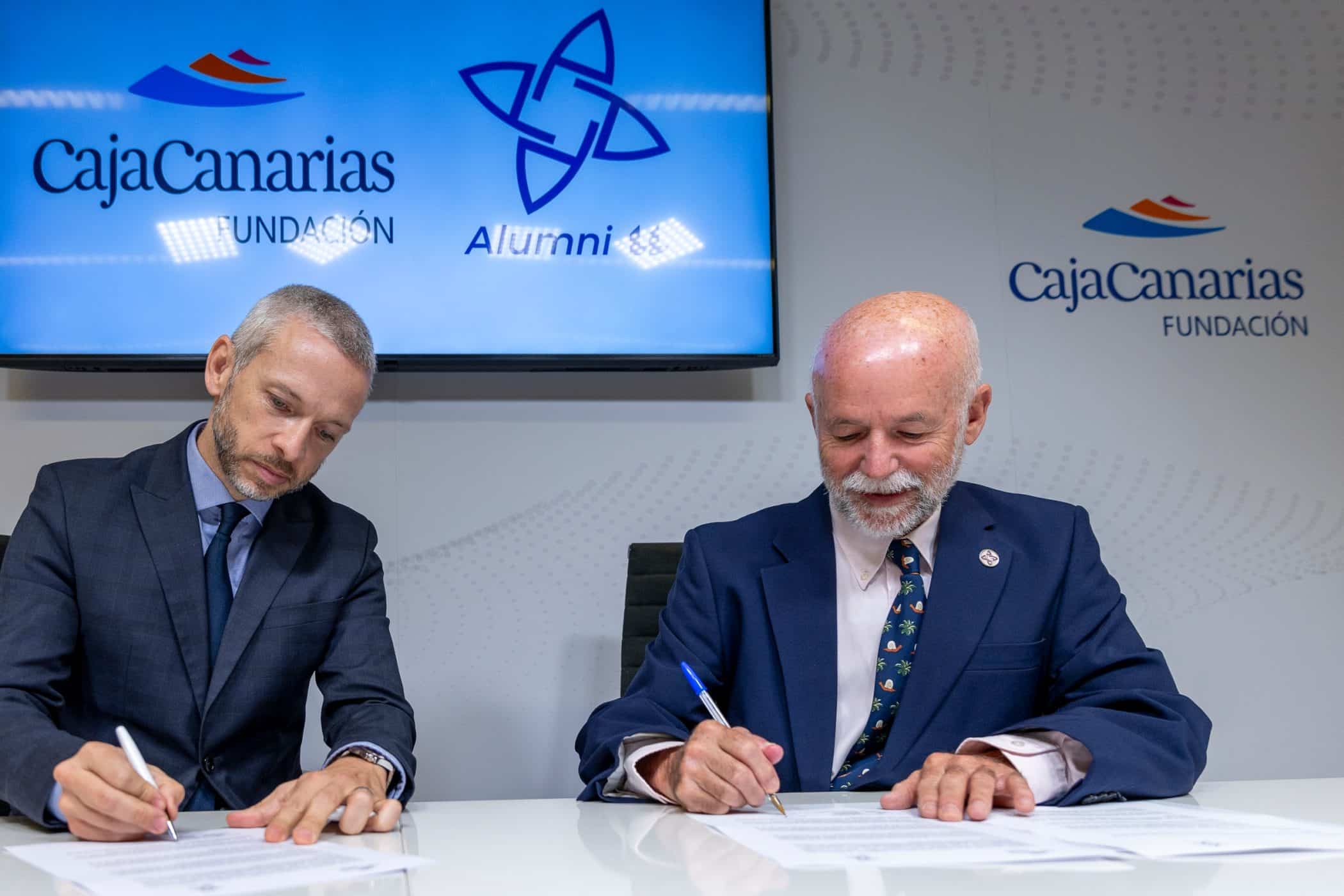 Firma convenio CajaCanarias AlumniULL 7
