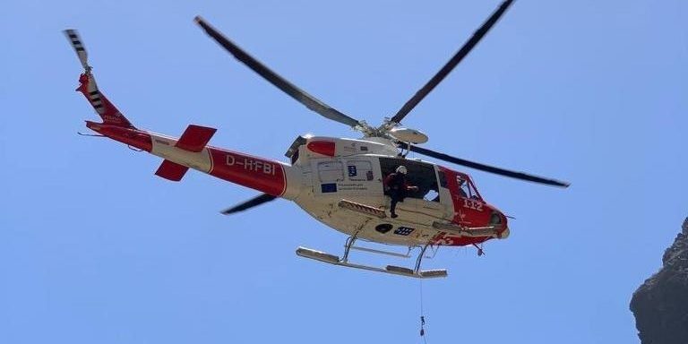 HELICÓPTERO DEL GES RESCATA A UN BELGA EN EL PASO-LA PALMA 20-2-24
