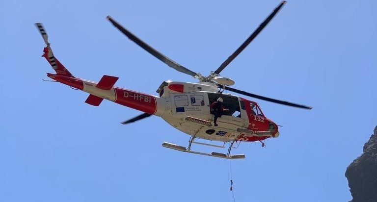 HELICÓPTERO DEL GES RESCATA A UN BELGA EN EL PASO-LA PALMA 20-2-24