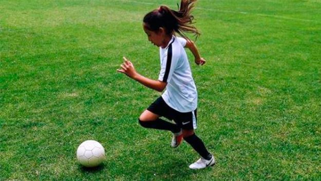 JUGADORA DE FÚTBOL