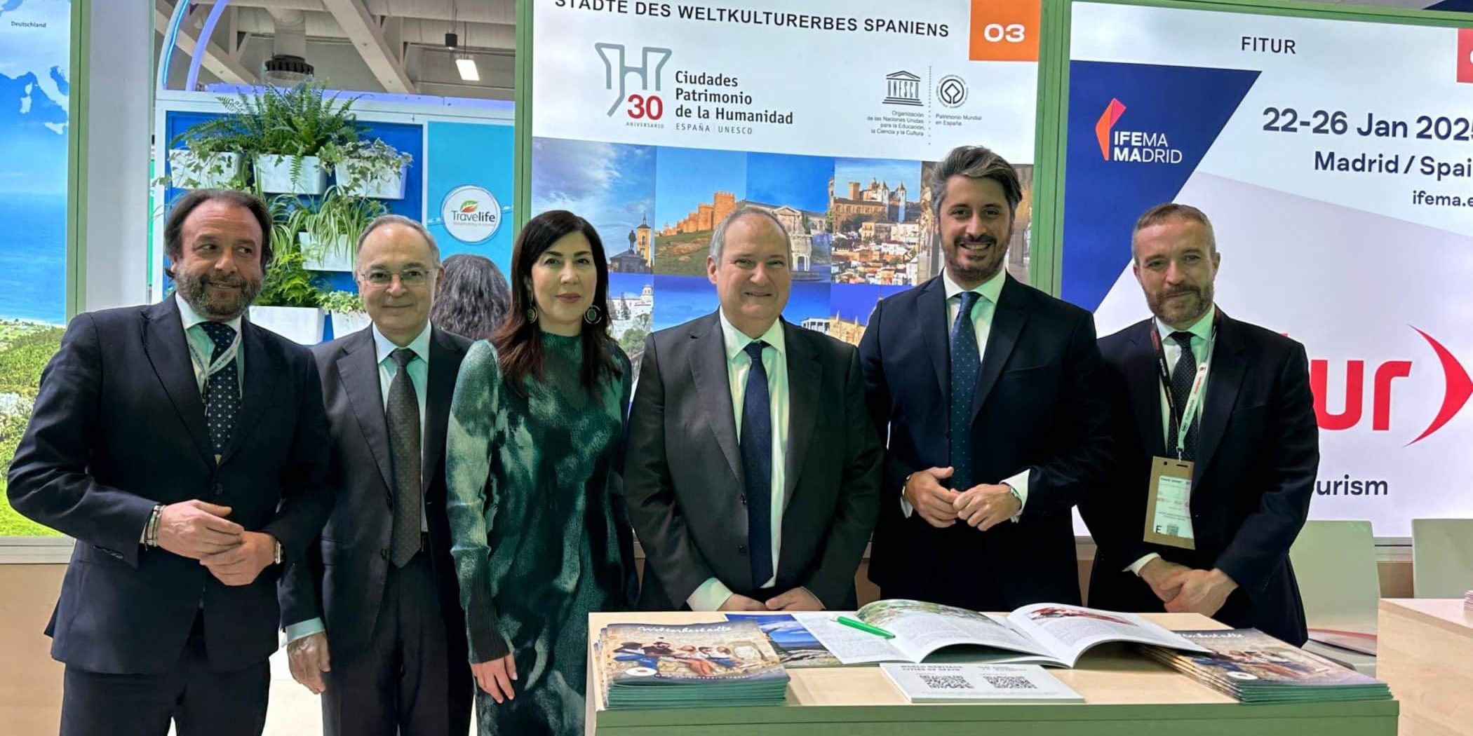 Luis Yeray Gutiérrez junto al ministro de Turismo, secretaria de Estado, presidente de Turespaña y embajador de España en Alemania