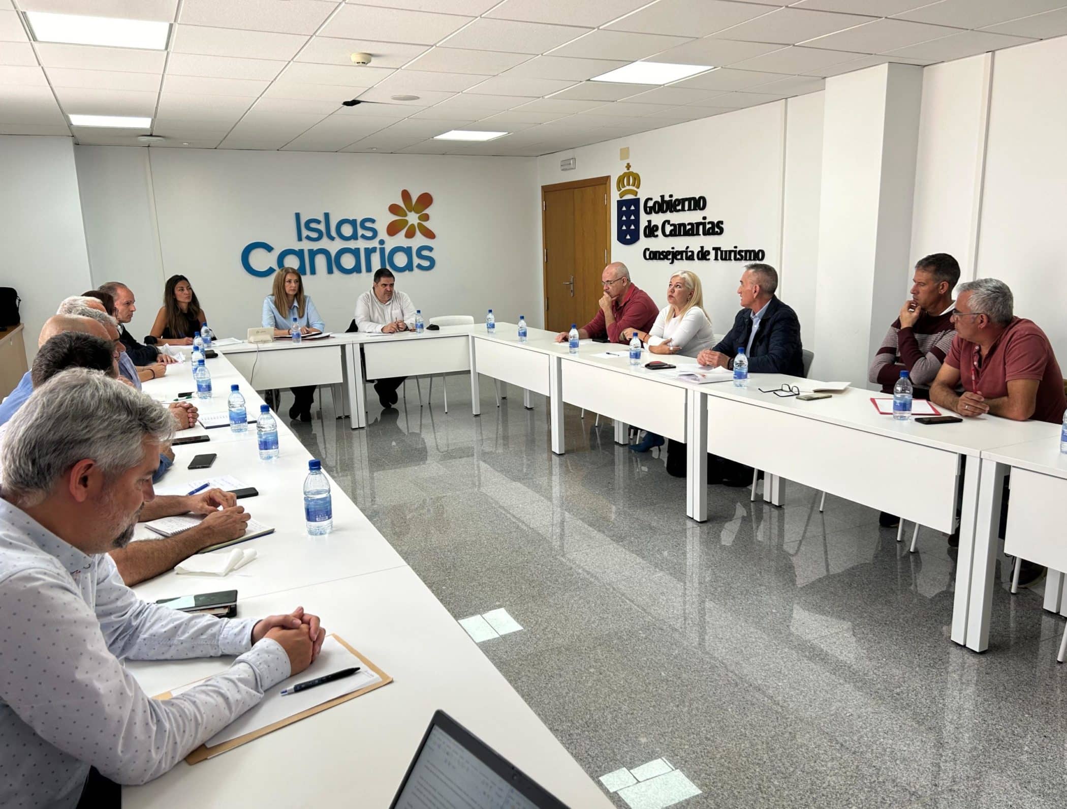 Mesa de trabajo 200324