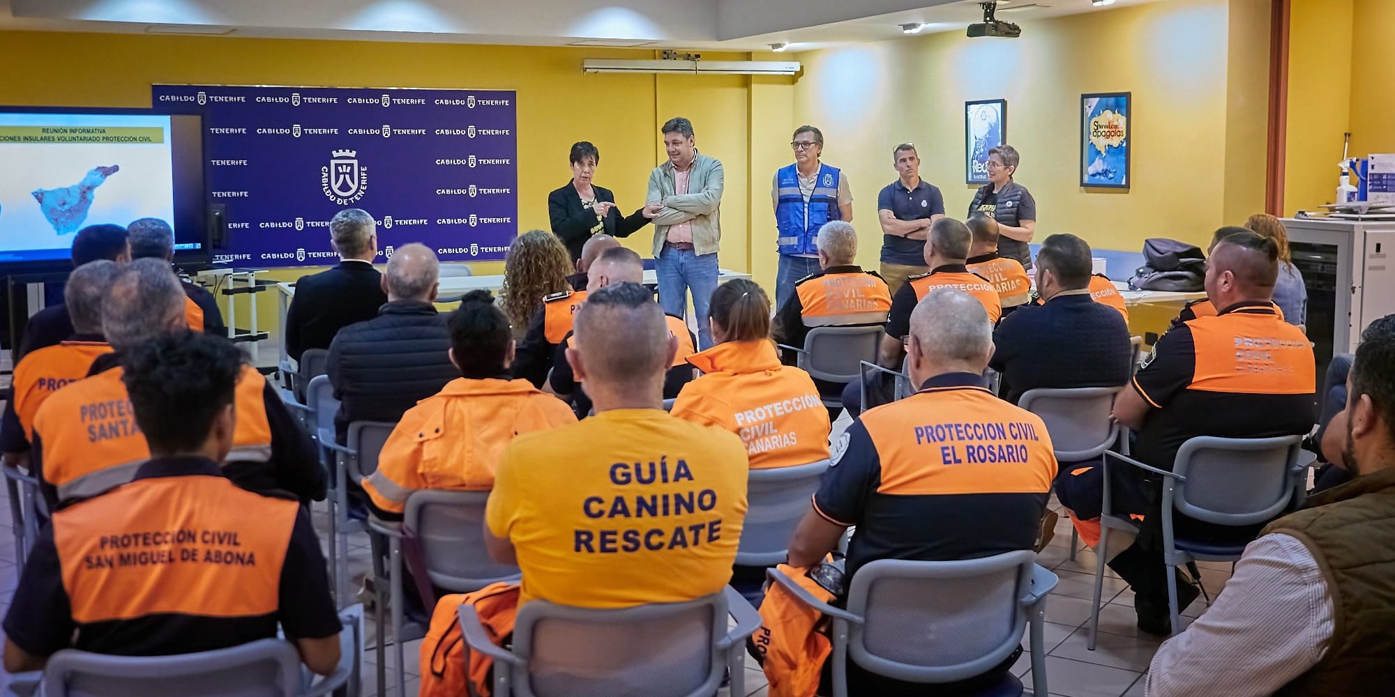 Reunión de Iván Martín con las asociaciones de protección civil.