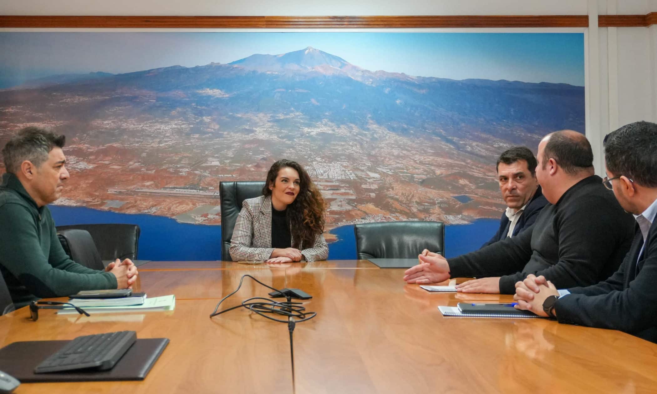 Reunión de Jennifer Miranda, Caín Franco y el Presidente de la Federación