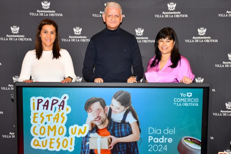 campaña día del Padre. Alcalde, concejala comercio y representante quesería Benijos