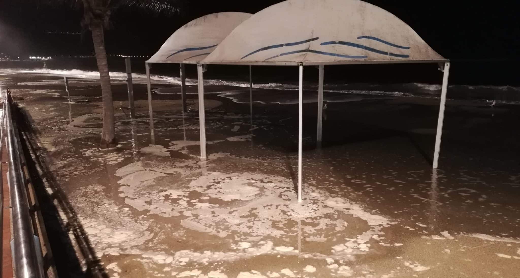subida marea Las Canteras temporal