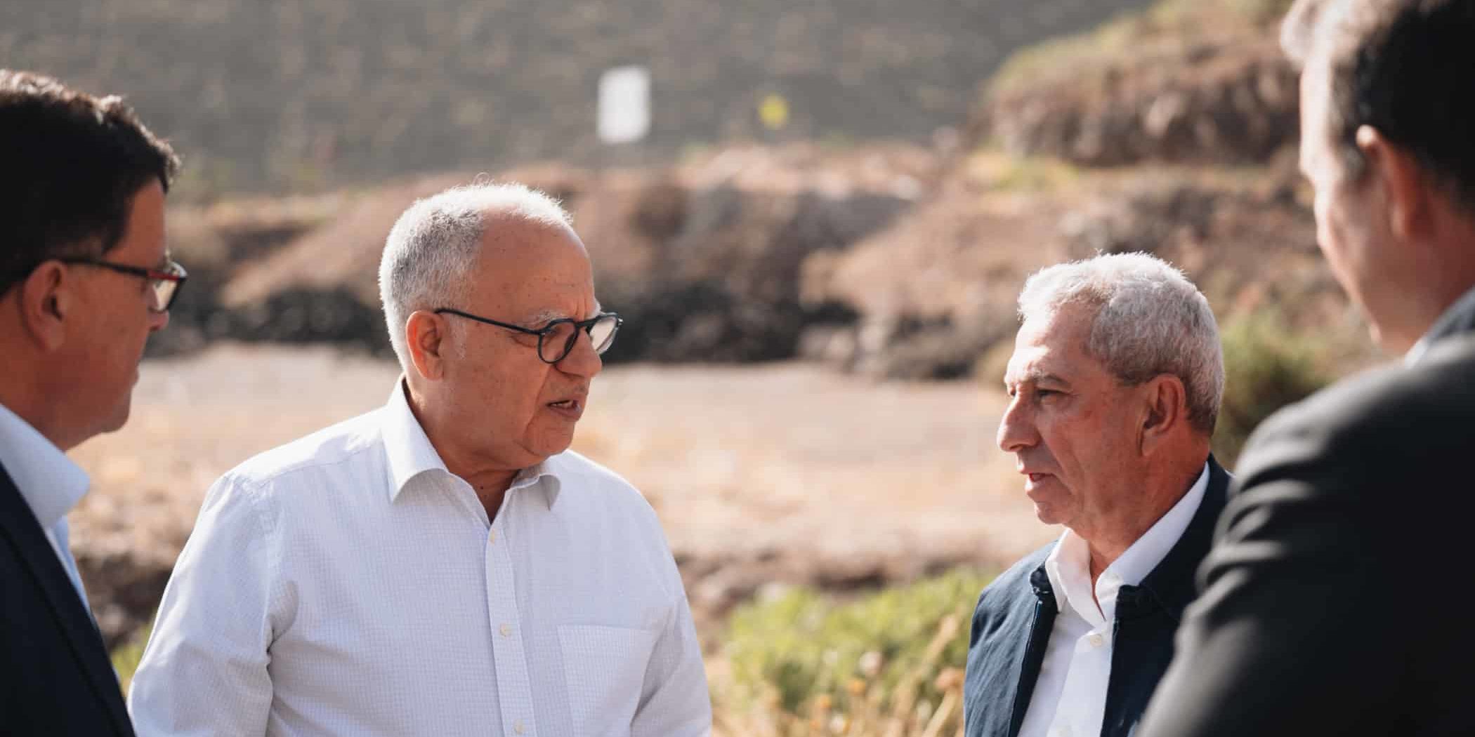 080424 El presidente del Cabildo de La Gomera, Casimiro Curbelo, junto al gerente del Consejo Insular de Aguas de La Gomera, Juan Luis Mora (1)