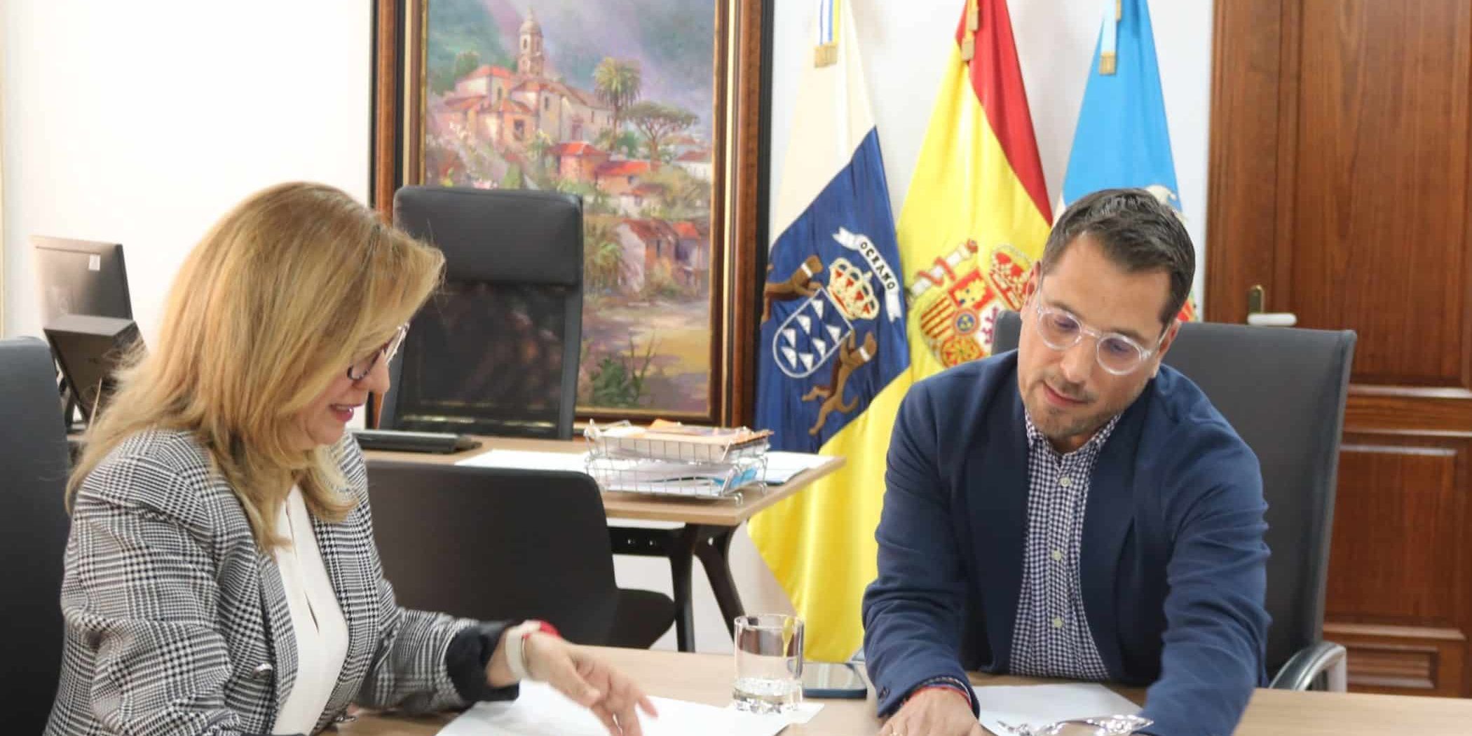 090424 Visita presidenta Rosa Dávila y vicepresidente Lope Afonso Cabildo 07