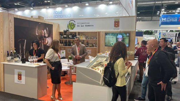 190424 Stand de Alimentos de La Gomera en el Salón Gourmets de Madrid en 2022